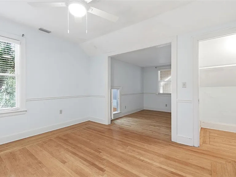 555 18th Ave NE — Photo 20