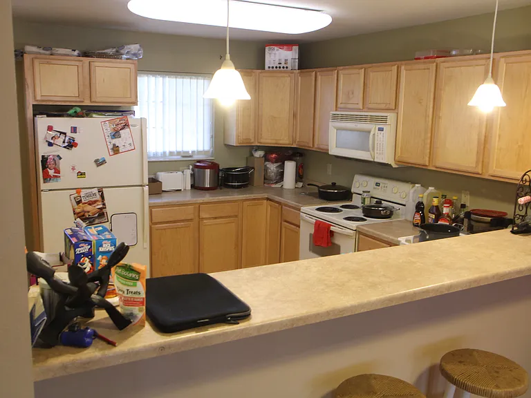 5733 Lexington St — Photo 7