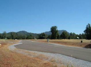 13530 Manzanillo Way, Redding, CA 96003