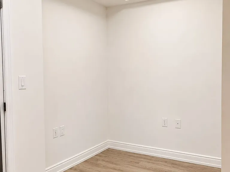 9608 Yonge St #305 — Photo 5