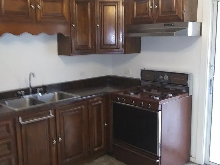 120 S Park St #1 — Photo 3