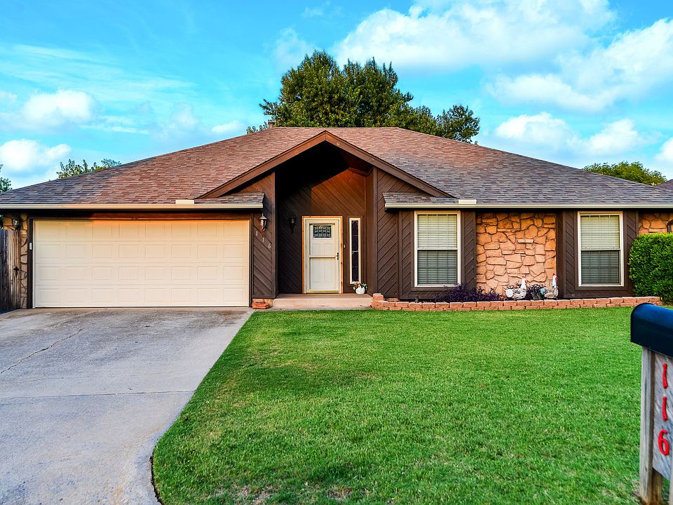 1st image of 116 Lochwood Pl
