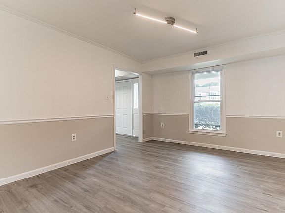 5th image of 1607 Blacksmith Ln