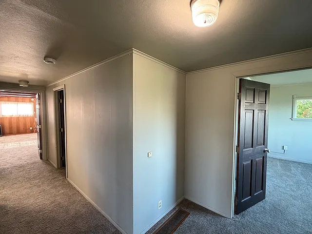 1823 North Rd — Photo 3