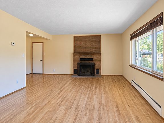 3rd image of 512 Camino Solano
