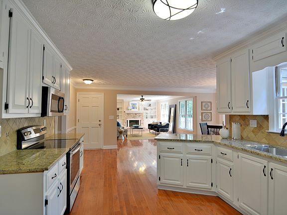 5th image of 2240 Kristen Mill Dr