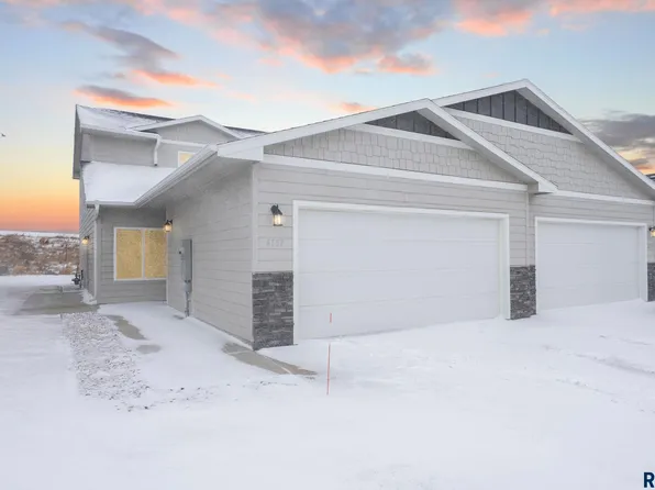 6157 S Alki Pl, Sioux Falls, SD 57108