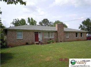 261 Canoe Creek Rd, Rainbow City, AL 35906