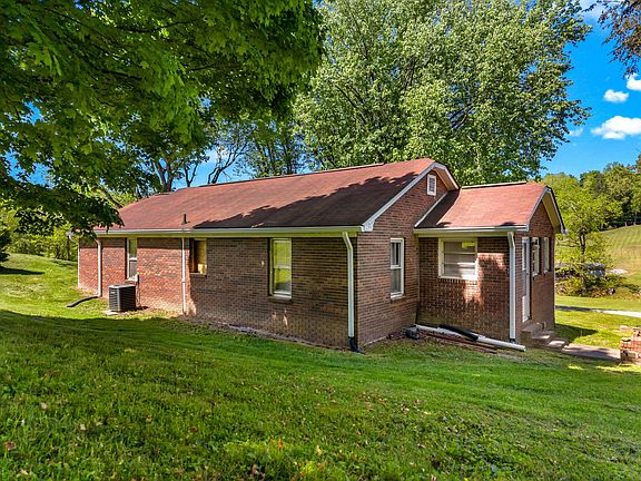 4th image of 2114 Anderson Bend Rd