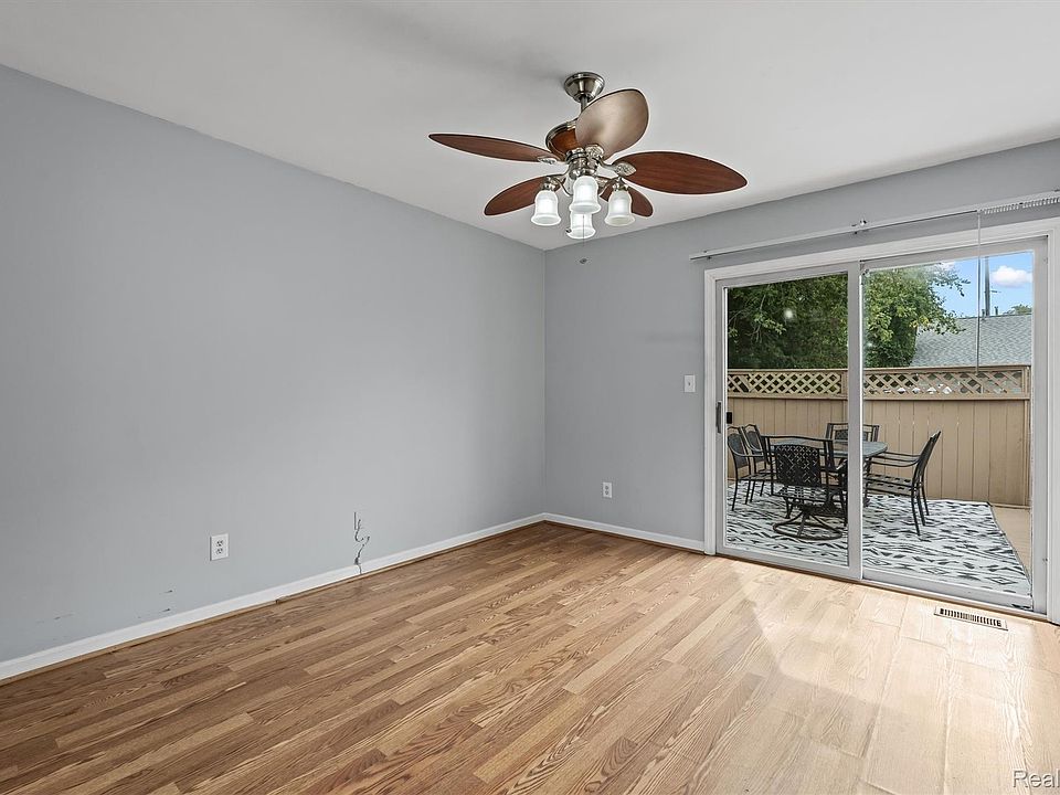 9487 Marina Dr, photo 12
