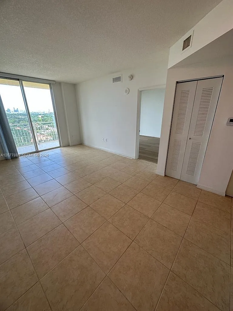 Lejeune Plaza Condo — Photo 4