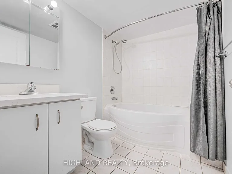 2545 Erin Centre Blvd #1411 — Photo 17