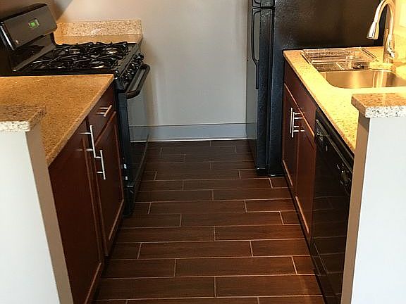 Kitchen porcelain floor