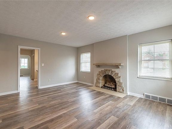 4th image of 305 W Dorothy Ln