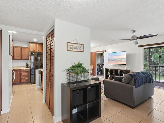 5th image of 140 Orchid Woods Ct Unit 1-13B