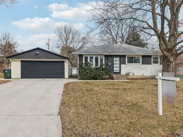 1133 Bonnie Ln, Madison, WI 53716