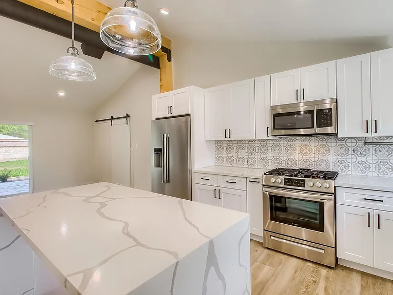 1402 W Berridge Ln — Photo 15