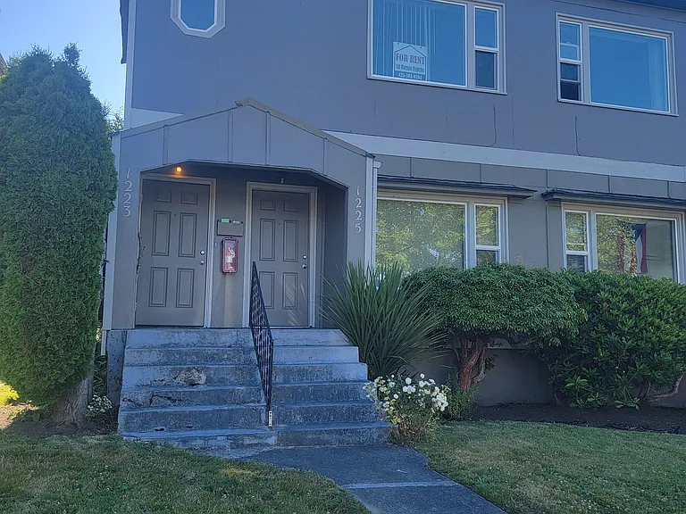 1223 Colby Ave #1223 — Photo 1