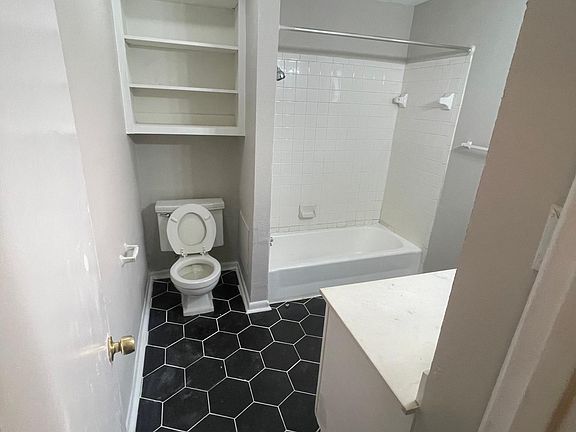 4th image of 8 Briar Dale Ct APT 6