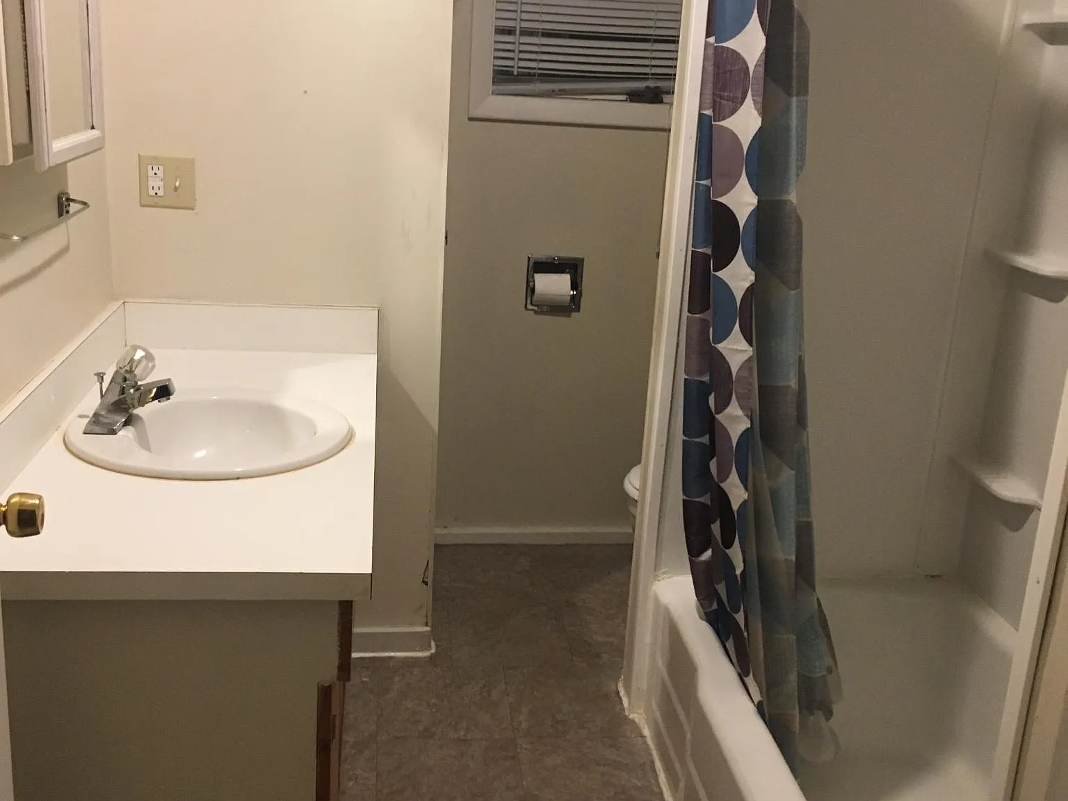 2 bed, 1000 sqft, $850 — Photo 2