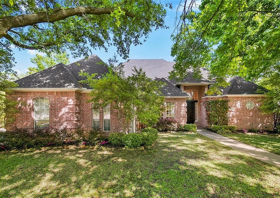 1st image of 301 Donley Ct