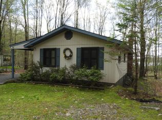 141 Lake Dr E, Clifton, PA 18424
