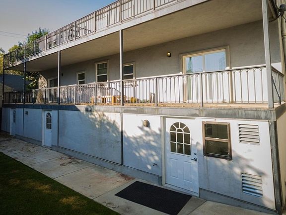 2nd image of 809 F St APT 1