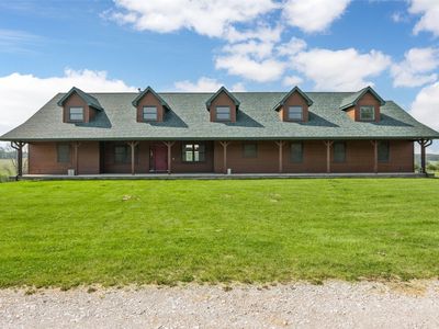 660 Garfield Rd, West Branch, IA, 52358