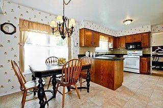 Kitchen / Breakfast Room