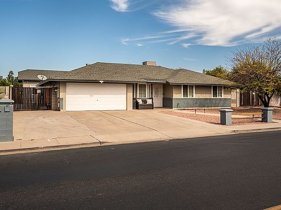 2nd image of 3158 E Pueblo Ave