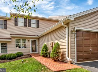 2642 Grandview Park Dr, York, PA 17408