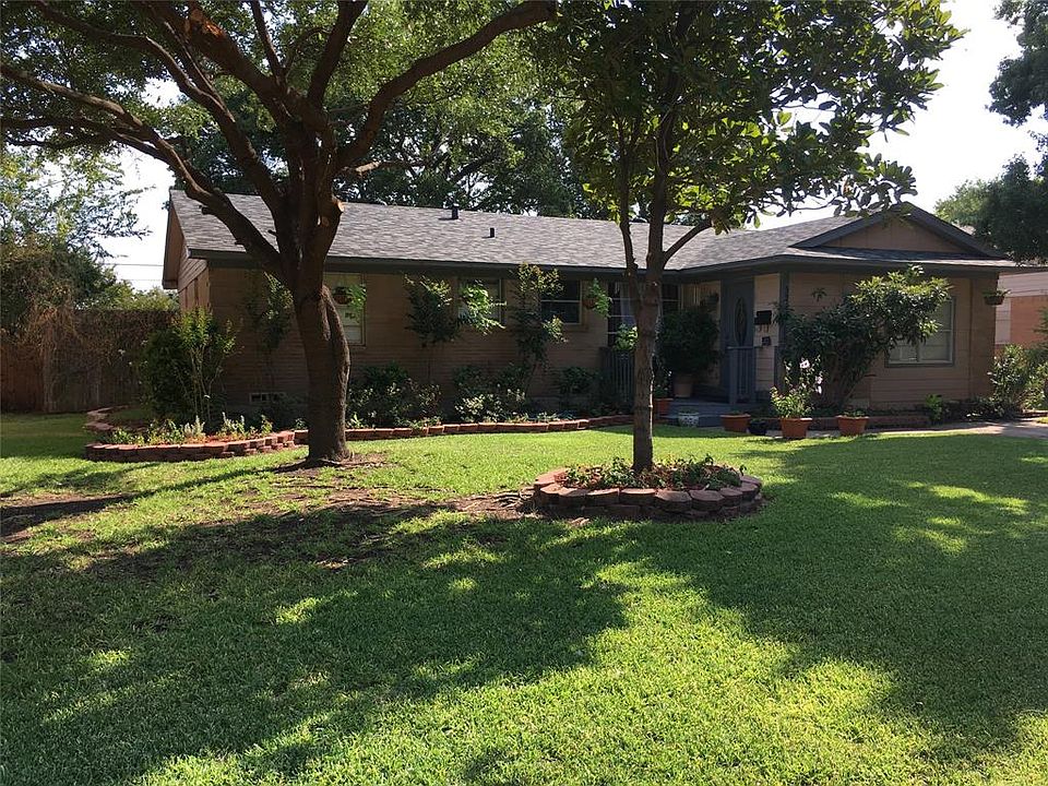 1st image of 526 Royal Crest Dr