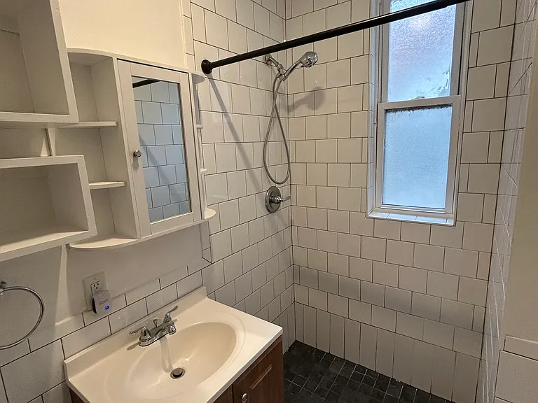 379 Huguenot St #1 — Photo 10