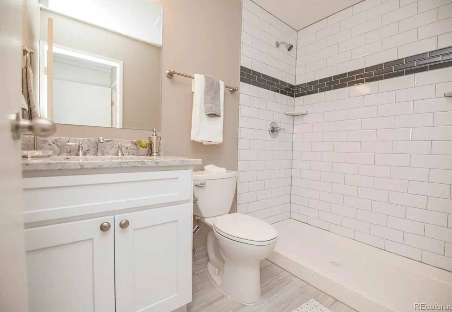 Seville Townhouse 3 bed 2 bath 2 car garage — Photo 4