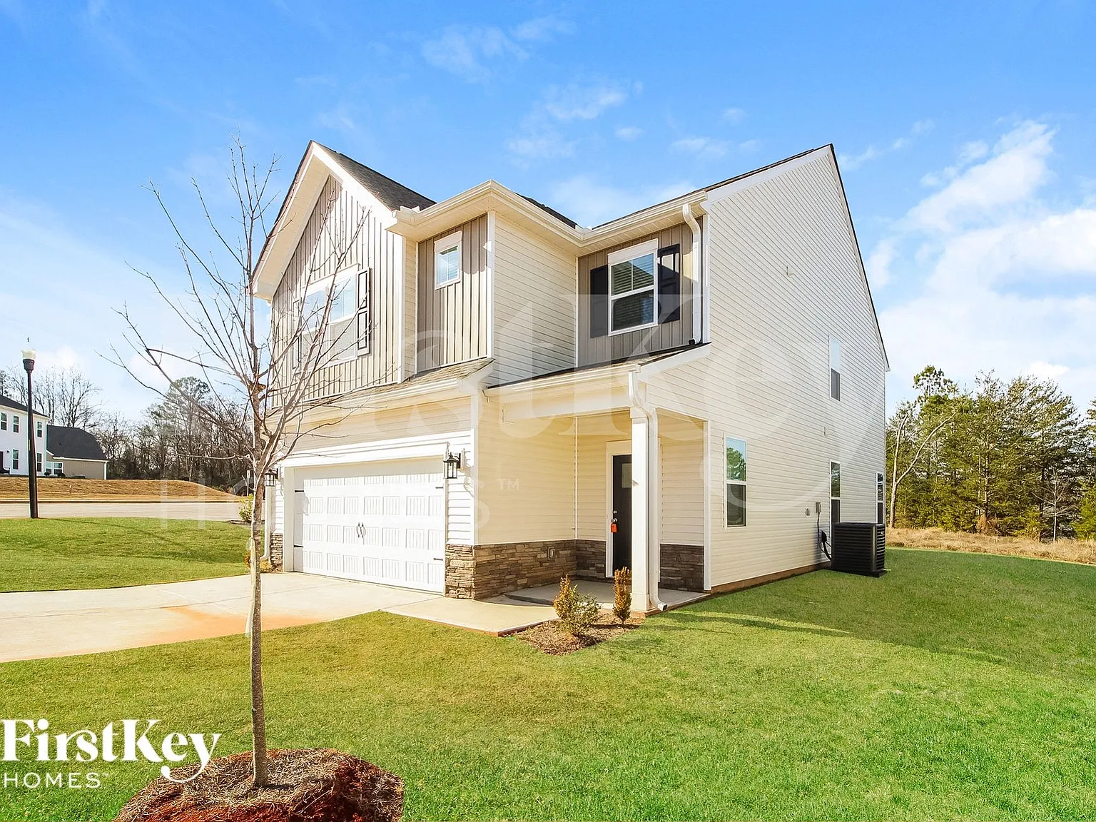 3 bed, 2.5 bath, 2250 sqft, $2,410 — Photo 2