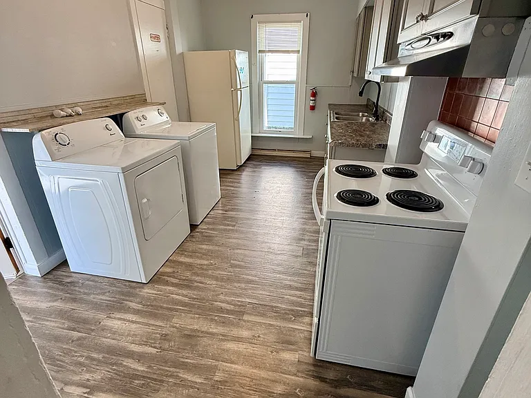 115 Flower Ave W #1 — Photo 6