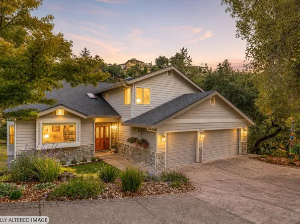 5146 Vista Grande Drive, Santa Rosa, CA 95403