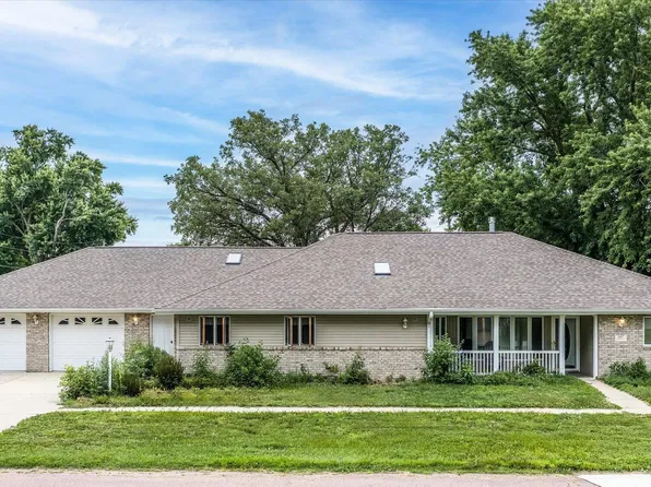 307 Chestnut St, Mondamin, IA 51557