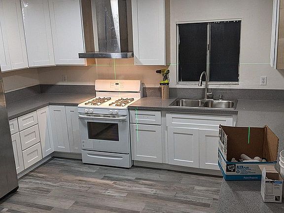 2nd image of 1276 York Ave