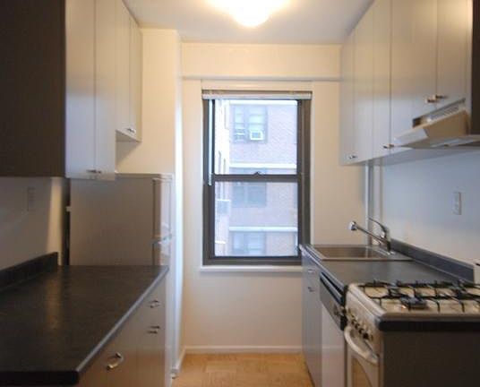 3rd image of 210 E Broadway APT H602