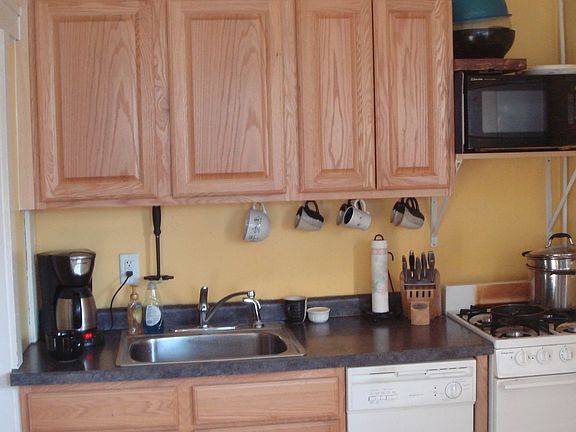3rd image of 1523 W Lake St APT 1A