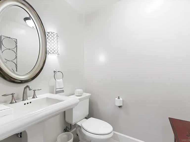 1010 Genter St #302 — Photo 26