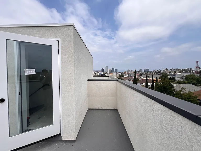 1053 Dewey Ave #1 — Photo 12
