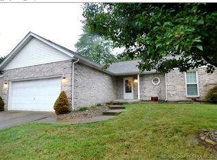 210 Robyn Ave, Henryville, IN 47126