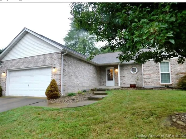 210 Robyn Avenue, Henryville, IN 47126