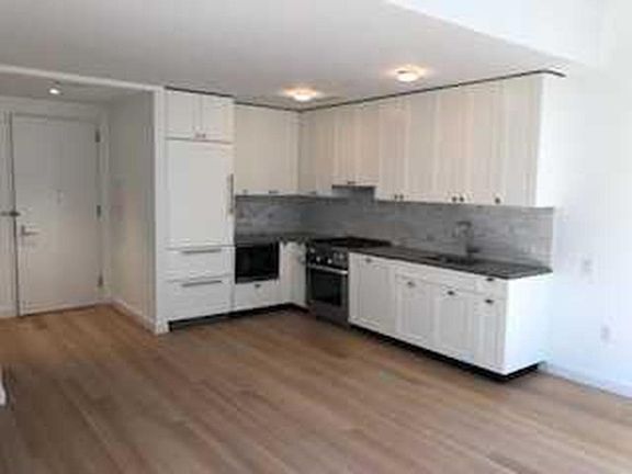 4th image of 50 W 30th St APT 13B