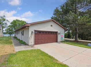 8331 Hilton Rd, Brighton, MI 48114