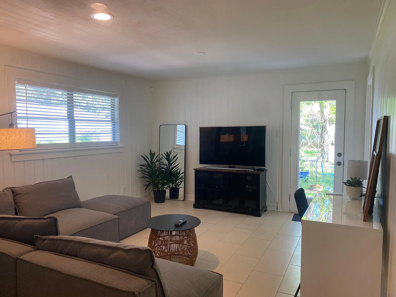 3 bed, 1700 sqft, $2,050 — Photo 3