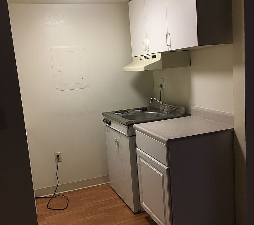 2nd image of 1415 G St APT 2