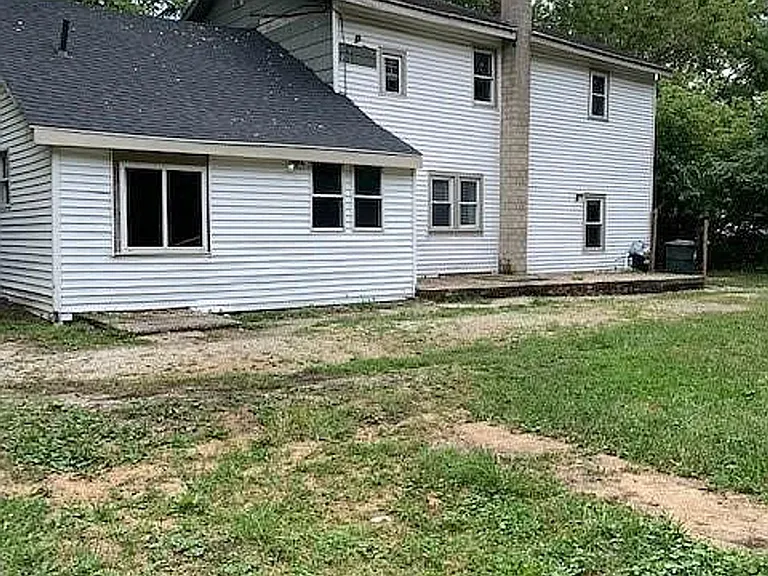 8825 Meeker Rd — Photo 2